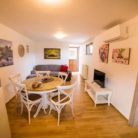 Appartement Coco & Michel House Leonídion