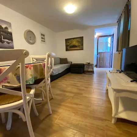 Coco & Michel House * Leonídion